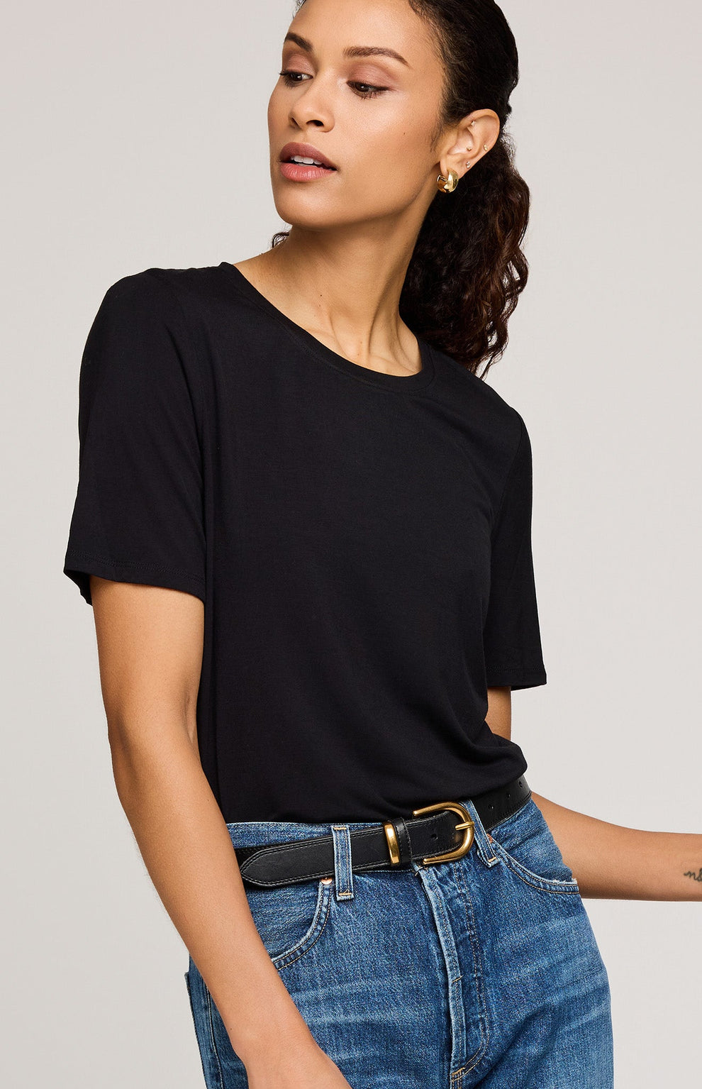 BRIELLE CREW NECK T-SHIRT - BLACK