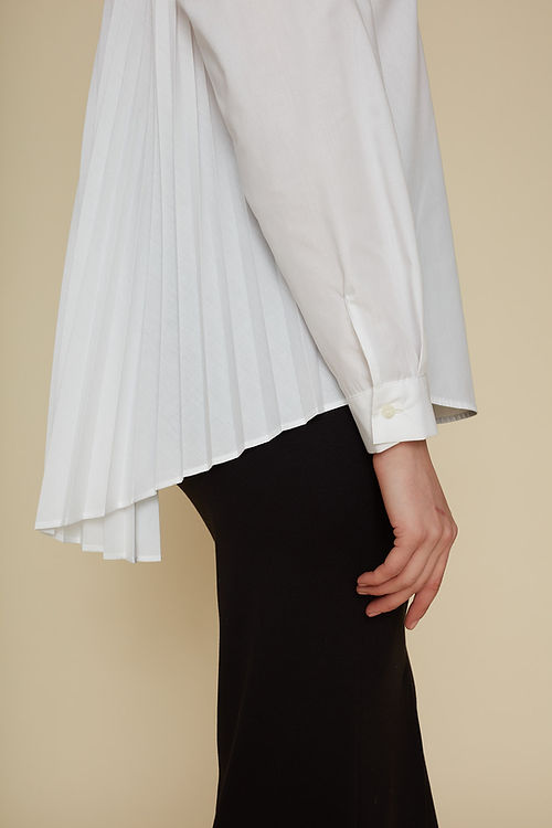 WHITE BUTTON DOWN BLOUSE WITH PLEATS