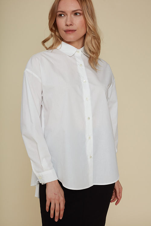 WHITE BUTTON DOWN BLOUSE WITH PLEATS